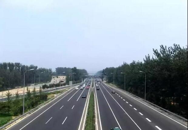 中止性踩油门的操作，，，，，，能让我们在行驶时省油吗？？？？？？？